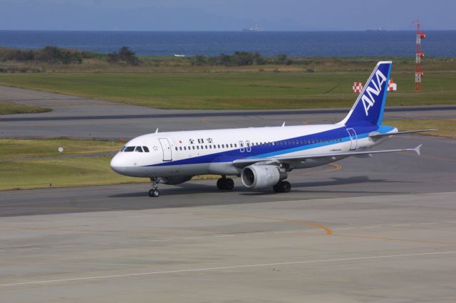 Airbus A320 (JA8396)