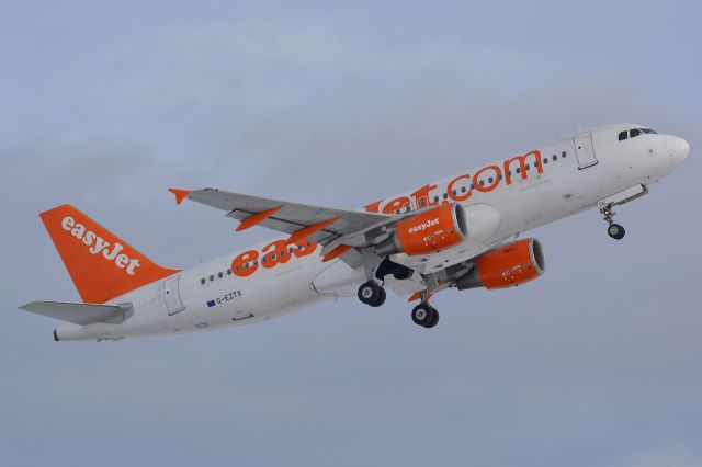 Airbus A320 (G-EZTX)