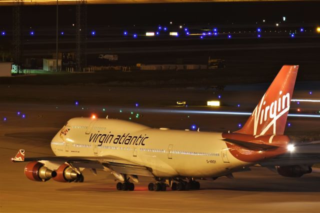 Boeing 747-400 (G-VROY)