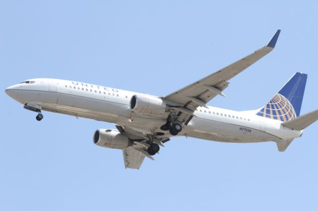 Boeing 737-900 (N77258)