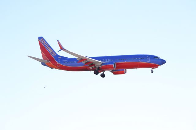 Boeing 737-800 (N8646B) - Landing at SAN on 1FEB23