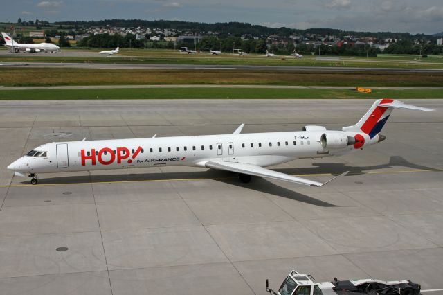 Bombardier CRJ-1000 (F-HMLF)