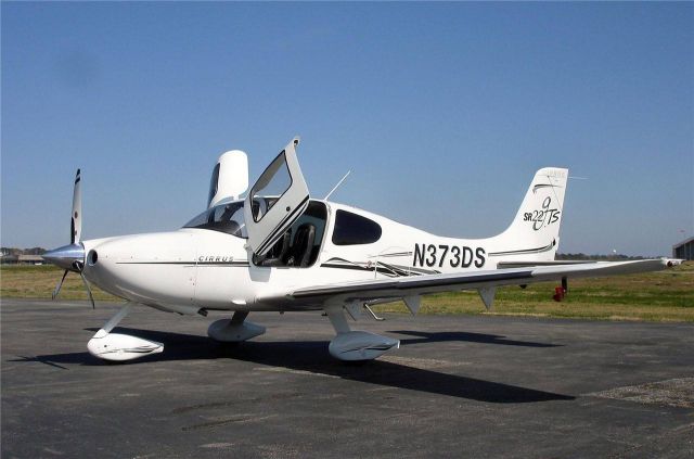 Cirrus SR-22 (N373DS)