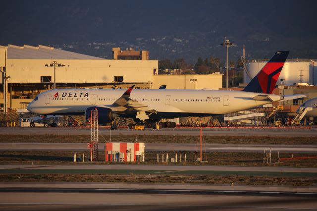 Airbus A350-900 (N513DZ)