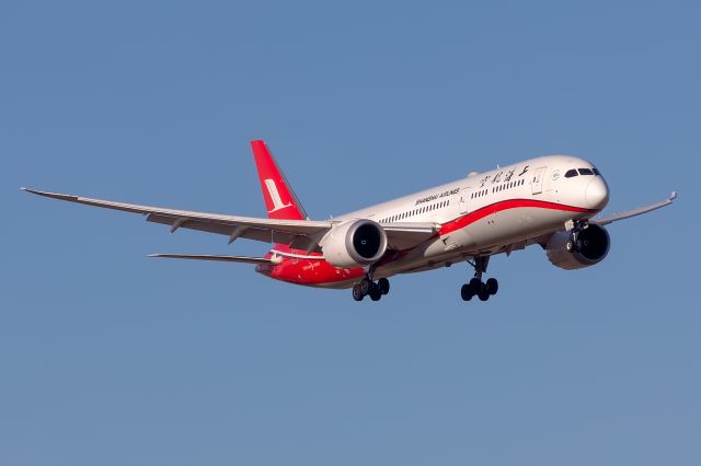 Boeing 787-9 Dreamliner (B-1113) - MU737/CES737 fr. PVG Shanghai. MEL/YMML 19/04/2019