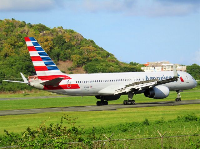 Boeing 757-200 (N194AA)