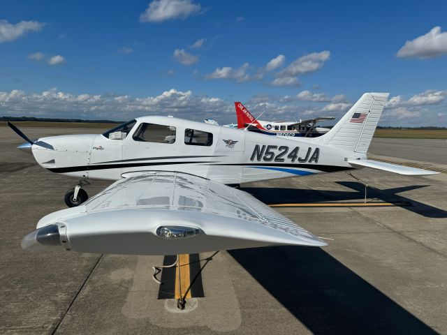 Piper Cherokee (N524JA)
