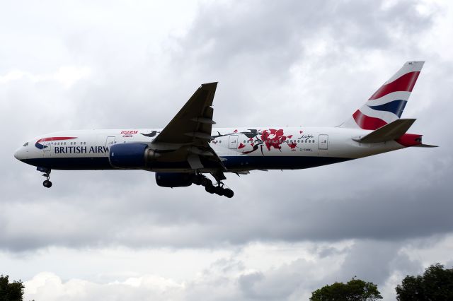 Boeing 777-200 (G-YMML)