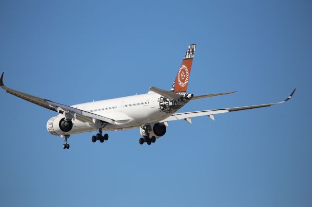 Airbus A350-900 (DQ-FAI)
