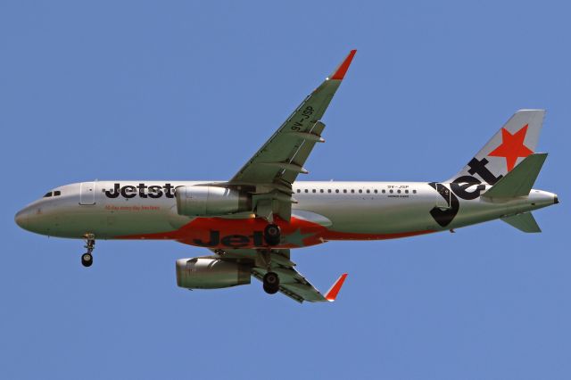 Airbus A320 (9V-JSP)