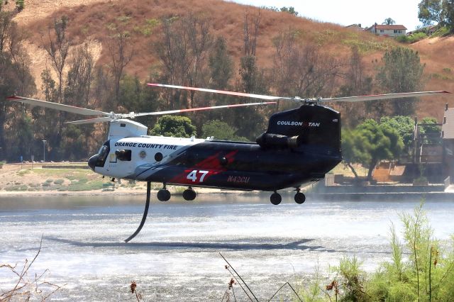 Boeing CH-47 Chinook (N42CU) - CH-47 refilling at Laguna Niguel Regional Park for another drop on a nearby brush fire in Laguna Niguel, CA on 7/18/2023