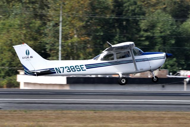 Cessna Skyhawk (N738SE)