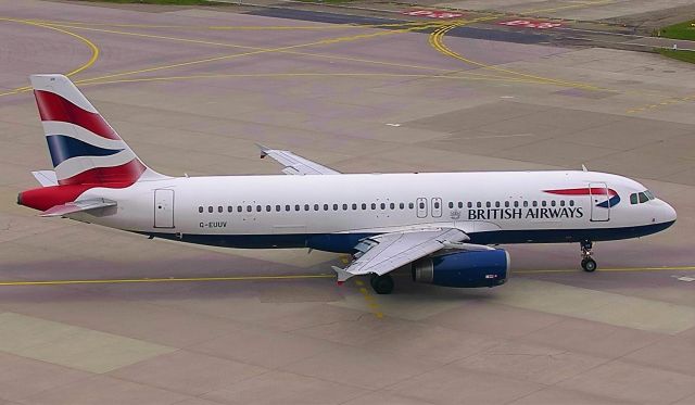 Airbus A320 (G-EUUV)