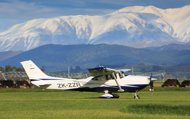 Cessna Skylane (ZK-ZZR) - Darfield, Canterbury, NZ.