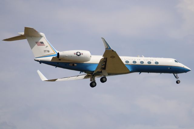 Gulfstream Aerospace Gulfstream V (04-1778) - C-37B