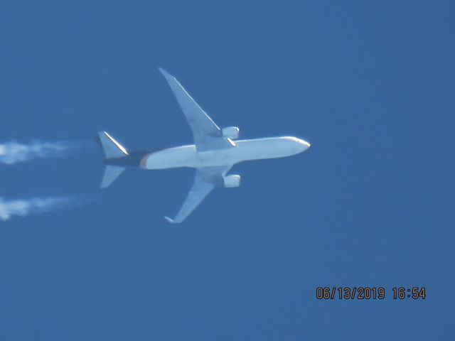 BOEING 767-300 (N315UP)