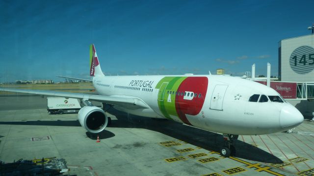 Airbus A330-200 (CS-TON) - Heading out to Newark