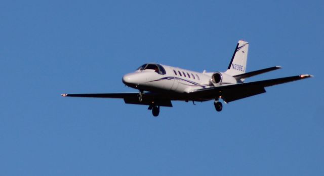 Cessna Citation II (N238EJ) - On final is this 1997 Cessna Citation 550 in the Autumn of 2021.