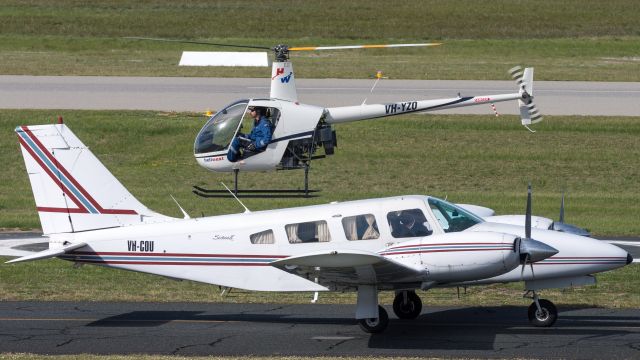Piper Seneca (VH-COU)