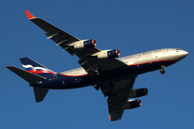 Ilyushin Il-96 (RA-96011)