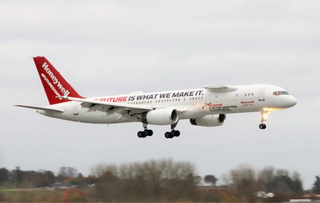 Boeing 757-200 (N757HW) - honeywell b757-225 n757hw landing at shannon from madrid 19/11/21.