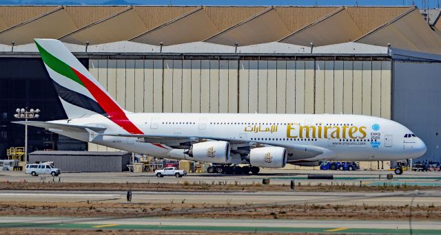 Airbus A380-800 (A6-EEK) - A6-EEK Emirates Airbus A380-861 s/n 132 - Los Angeles International Airport (IATA: LAX, ICAO: KLAX, FAA LID: LAX)br /Photo: TDelCorobr /September 3, 2017