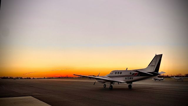 Beechcraft King Air 90 (N15WN)