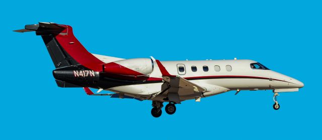 Embraer Phenom 300 (N417N)