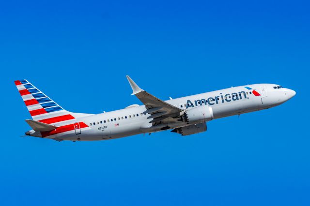 Boeing 737 MAX 8 (N310RF) - An American Airlines 737 MAX 8 taking off from PHX on 3/4/23. Taken with a Canon R7 and Canon EF 100-400 L II lens.