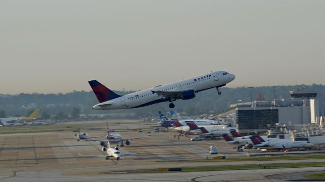 Airbus A320 (N375NC)