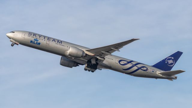 BOEING 777-300ER (PH-BVD)