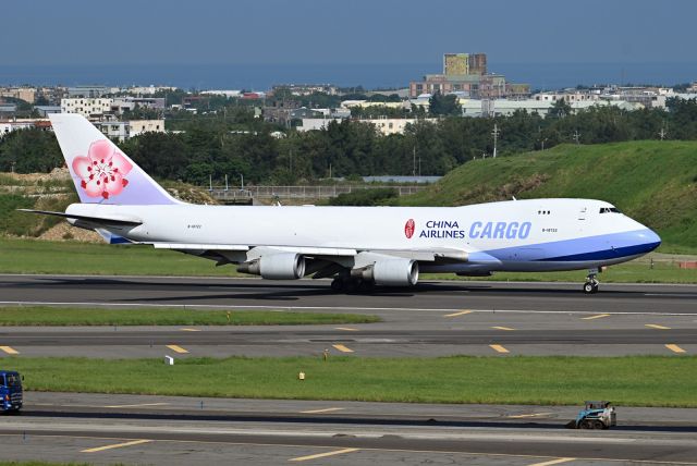 Boeing 747-400 (B-18722)