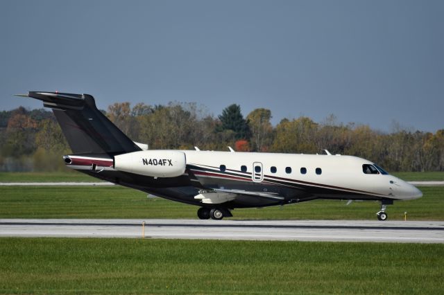 Embraer Legacy 550 (N404FX)