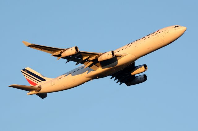 Airbus A340-300 (F-GNII)