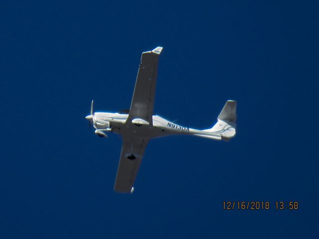 Diamond Star (N913DA)