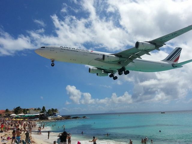 Airbus A340-300 (F-GLZP) - photo courtesy: Megan Macdonald