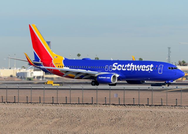 Boeing 737-800 (N8514F)