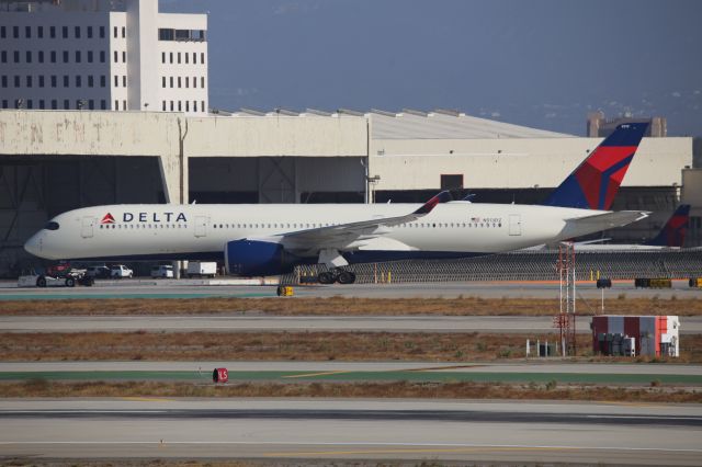 Airbus A350-900 (N513DZ)