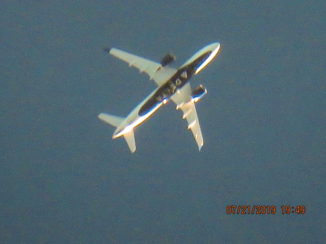 Airbus A220-100 (N104DU)