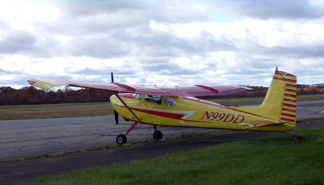 Cessna Skywagon 180 (N99DD) - Catching some Tarmac time is a 4 Seat High Wing 1959 Cessna 180B landplane in the Autumn of 2018.