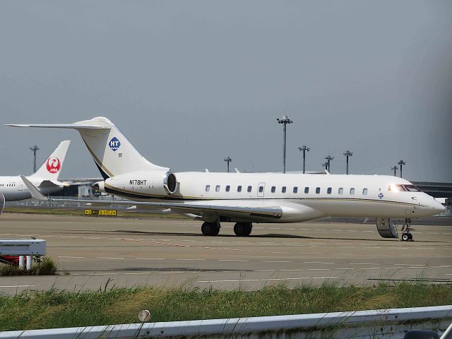 Bombardier Global Express (N178HT) - I took this picture on Aug 31, 2018.br /I took this plane just before leaving. This N178HT then left for New Chitose Airport.
