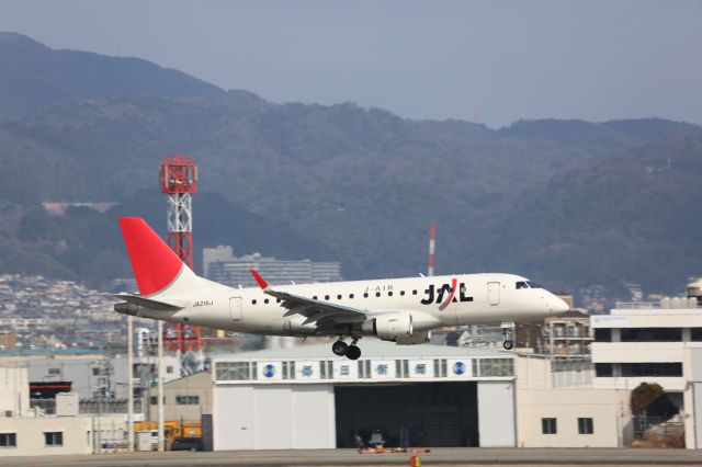 Embraer 170/175 (JA216J)