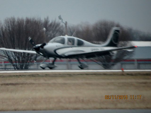 Cirrus SR-22 (N113JV)