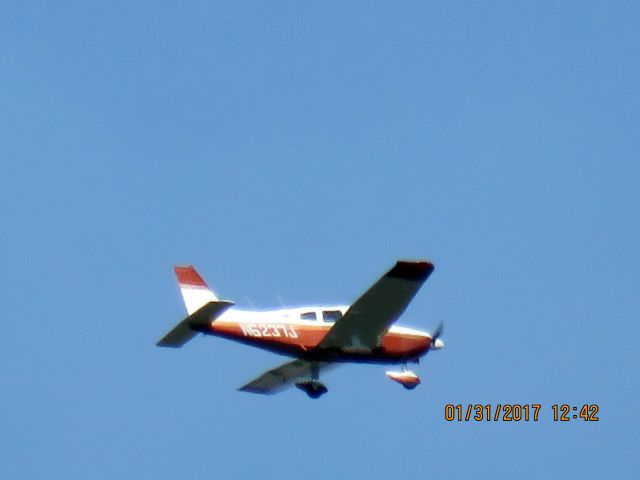Piper Cherokee (N6237J)