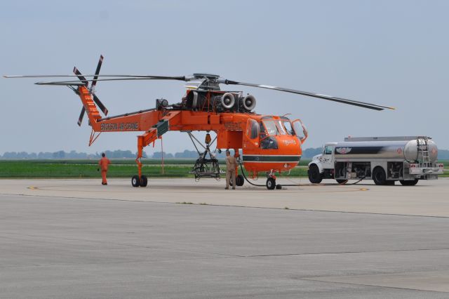 Diamond Twin Star (N159AC) - Sikorsky S-64F Erickson Air Crane Fueling at KBAK 8/4/16