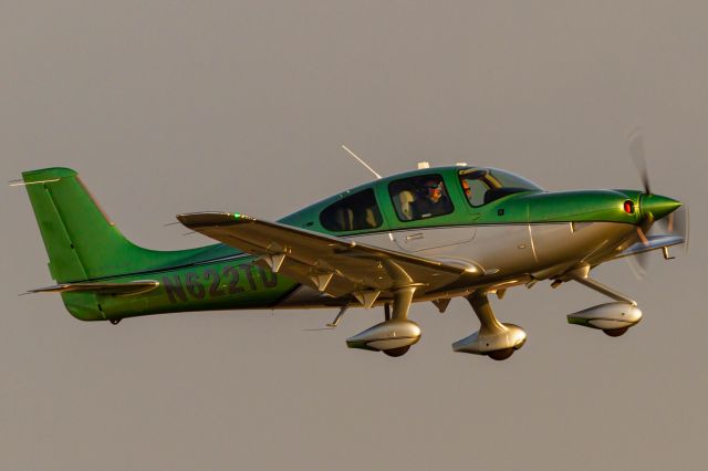 Cirrus SR-22 (N622TD)