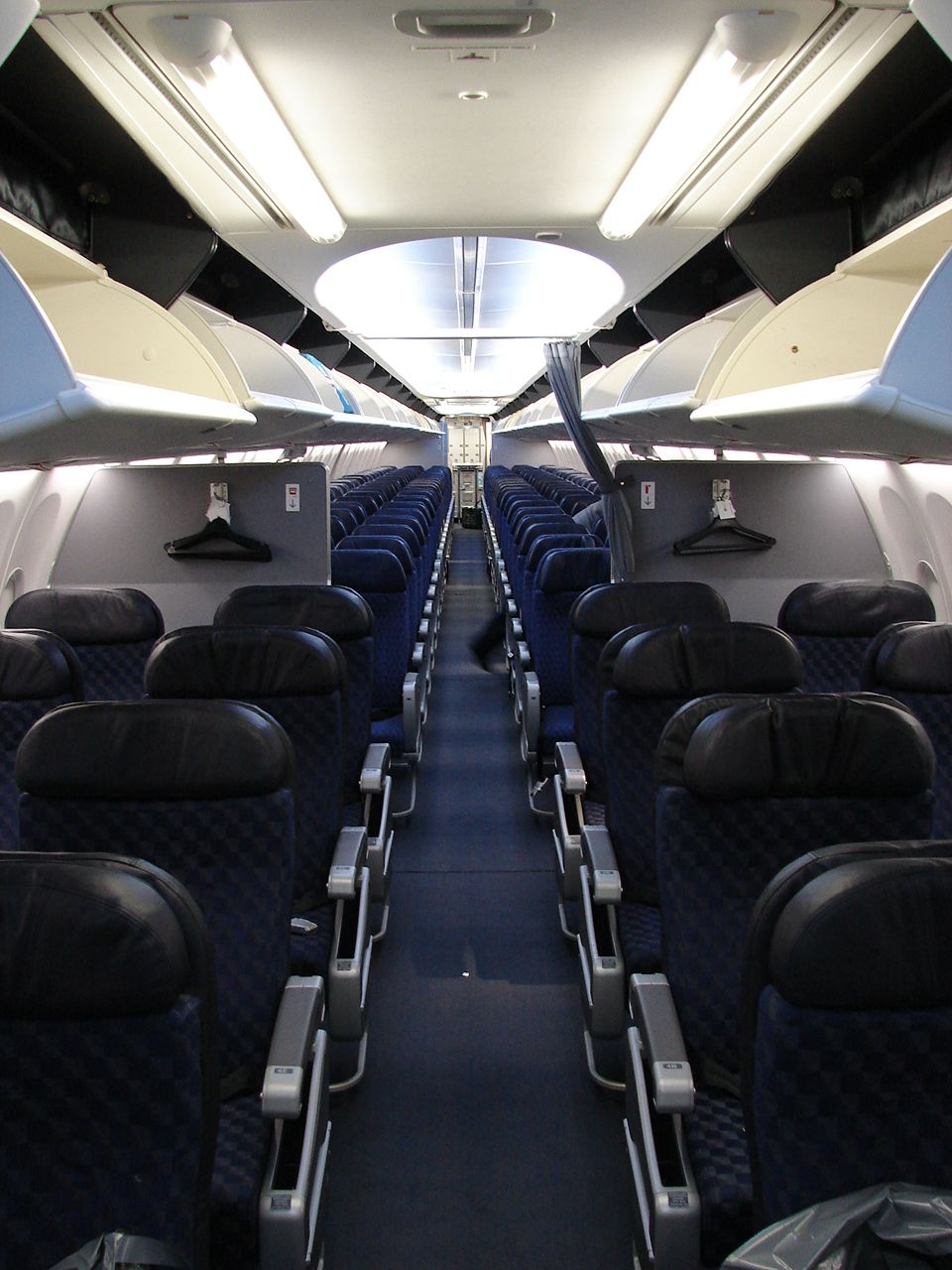 Boeing 737-800 (N907NN)