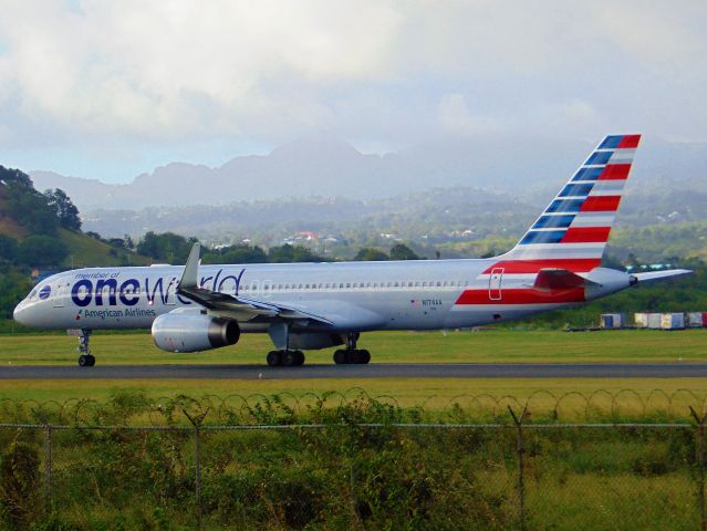 Boeing 757-200 (N174AA)