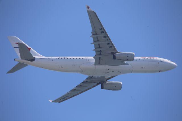 Airbus A330-200 (B-5903)