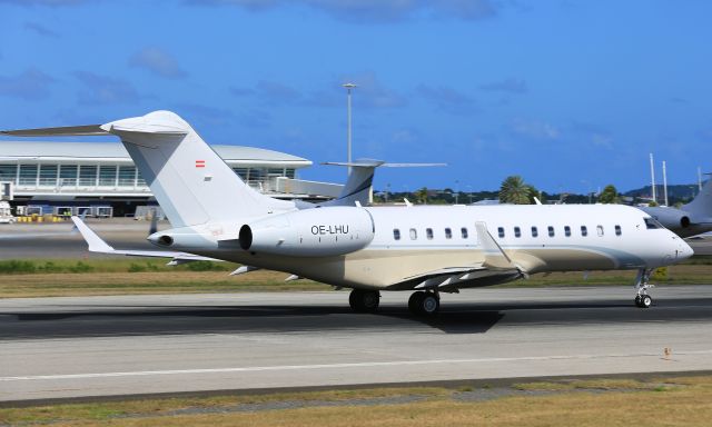 Bombardier Global 5000 (OE-LHU)